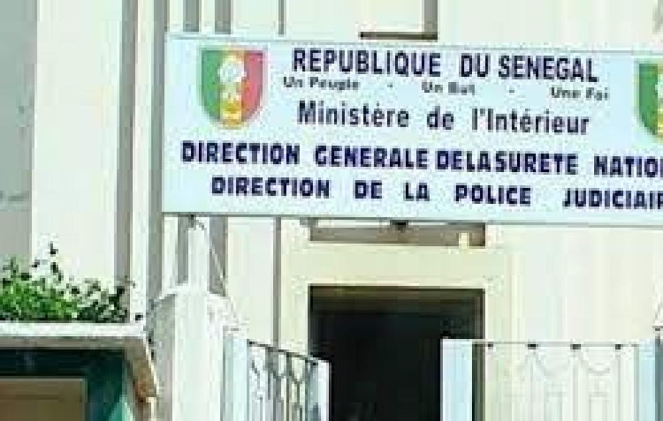 Arrêté dans une affaire d’or de 95 millions : le fils du khalife général de la famille omarienne sous contrôle judiciaire