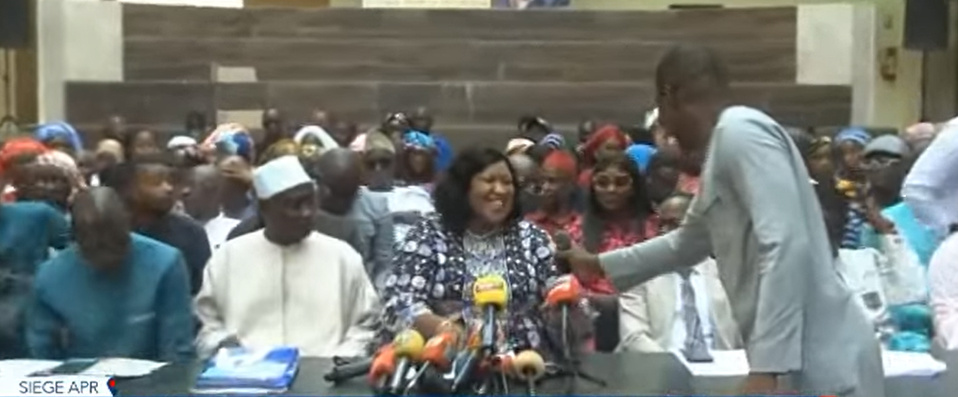 En conférence de presse au lendemain de la sortie des avocats : le camp de Farba Ngom crie scandale