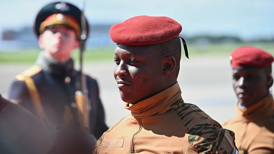 UNE SENEGALAISE ARRETEE AU BURKINA FASO DANS UNE AFFAIRE D’ESPIONNAGE PRESUME : Huit employés d’une Ong internationale interpellés par les services de sécurité ; l’organisation réfute les accusations ; Dakar suit de près la situation