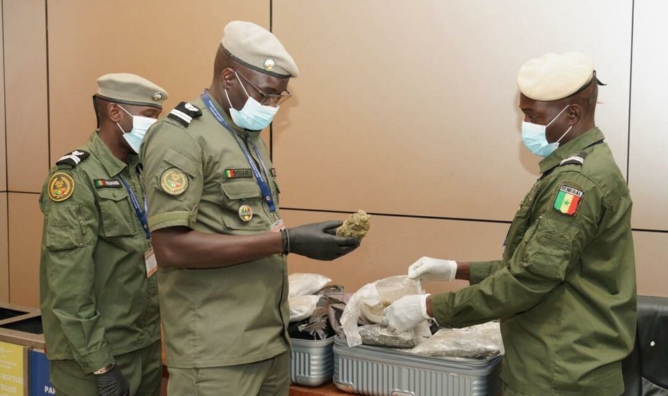 Trafic de drogue : la Brigade des Douanes à l'Aibd frappe encore un grand coup Trafic de drogue : la Brigade des Douanes à l'Aibd frappe encore un grand coup