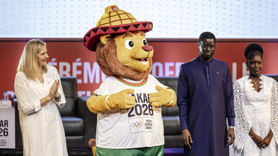 Où a été confectionnée Ayo, la mascotte officielle des JOJ ?