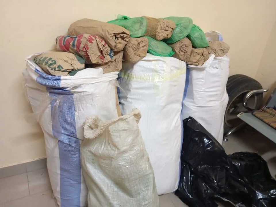 Plage de Mballing : saisie de quatre colis de chanvre indien d'un poids total de 108 kg par les éléments de l'Ocrtis Plage de Mballing : saisie de quatre colis de chanvre indien d'un poids total de 108 kg par les éléments de l'Ocrtis