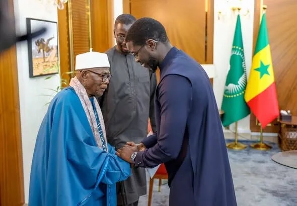 Le Khalife de Leona Niassène reçu par Diomaye