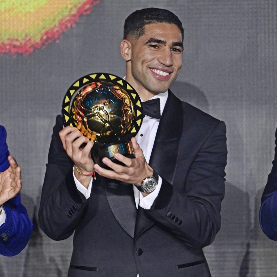 Achraf Hakimi sacré Meilleur Joueur Africain aux Caf Awards 2025 Achraf Hakimi sacré Meilleur Joueur Africain aux Caf Awards 2025