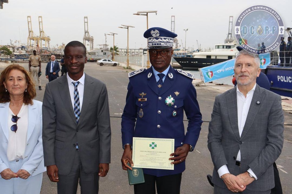 Lutte contre l'émigration irrégulière : l'Espagne appuie la police et la gendarmerie Lutte contre l'émigration irrégulière : l'Espagne appuie la police et la gendarmerie