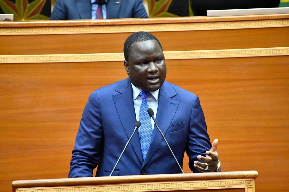 REPLIQUE DU SPEBTPS AUX PROPOS DU MINISTRE DETHIE FALL : Le syndicat s’indigne et appelle à son tour l’Etat au respect strict des délais contractuels de paiement REPLIQUE DU SPEBTPS AUX PROPOS DU MINISTRE DETHIE FALL : Le syndicat s’indigne et appelle à son tour l’Etat au respect strict des délais contractuels de paiement