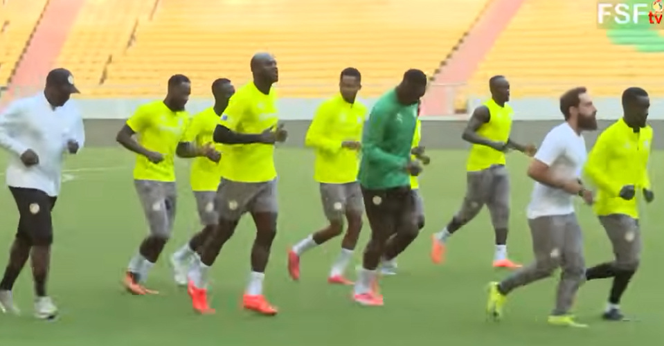 PREMIER GALOP DES LIONS AU STADE ABDOULAYE WADE : Ils n’étaient que huit… mais la Tanière s’est ouverte