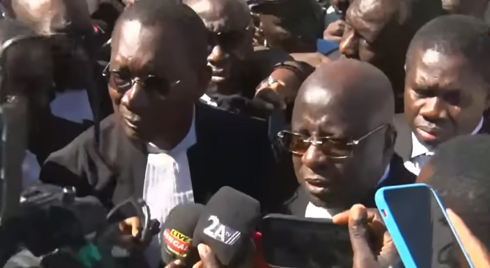 Les avocats de Farba face à la Chambre d’accusation Les avocats de Farba face à la Chambre d’accusation