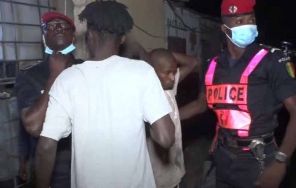 ATTEINTE À L’ADMINISTRATION DE LA JUSTICE, VIOLENCES PHYSIQUES, RECEL DE MALFAITEURS… : Un lutteur déféré après l’agression d’un policier à Guédiawaye ATTEINTE À L’ADMINISTRATION DE LA JUSTICE, VIOLENCES PHYSIQUES, RECEL DE MALFAITEURS… : Un lutteur déféré après l’agression d’un policier à Guédiawaye