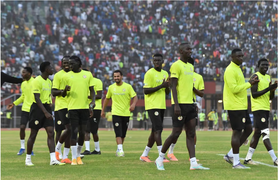DAKAR RUGIT UNE DERNIERE FOIS AVANT LA CONQUETE : Un stade Léopold Sédar Senghor incandescent pousse les Lions vers le Maroc, dans une communion populaire inoubliable