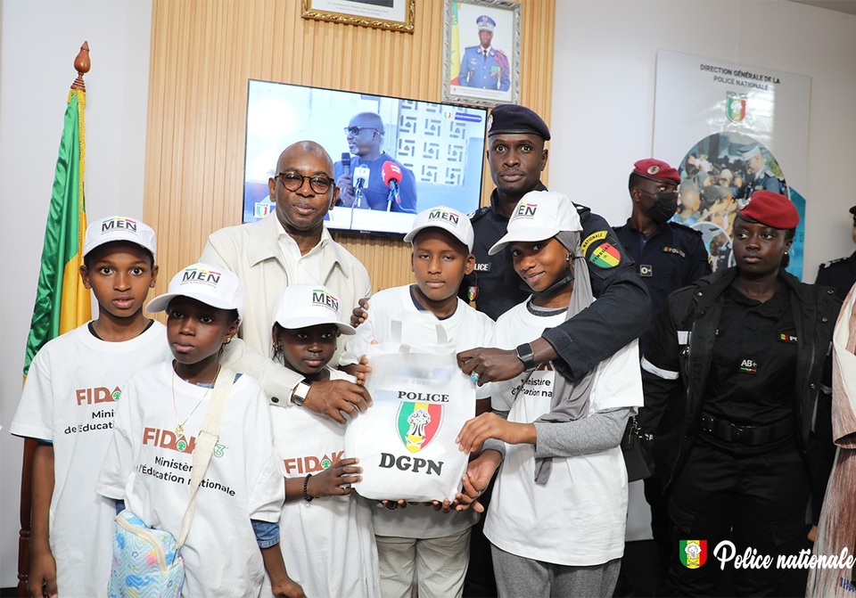 La Police à la Fidak et la visite de Moustapha Guirassy La Police à la Fidak et la visite de Moustapha Guirassy