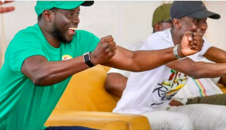 ILS ONT DIT....: Après le match, le président Bassirou Diomaye Faye félicite les Lions