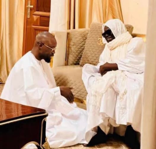 Visite nocturne à Touba: Ousmane Sonko chez Serigne Mountakha