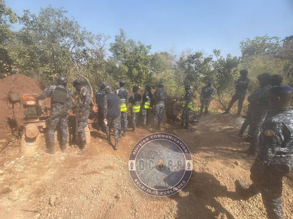 Plusieurs matériels utilisés pour l'orpaillage clandestin saisis par la gendarmerie
