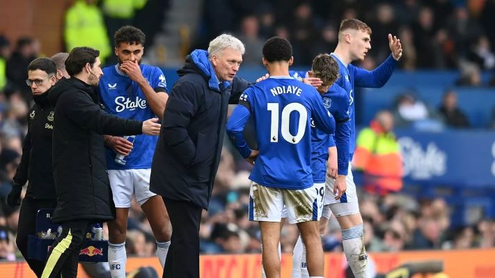 POTENTIEL DEPART : Iliman Ndiaye, vainqueur de la Can, annonce à David Moyes qu'il reste à Everton