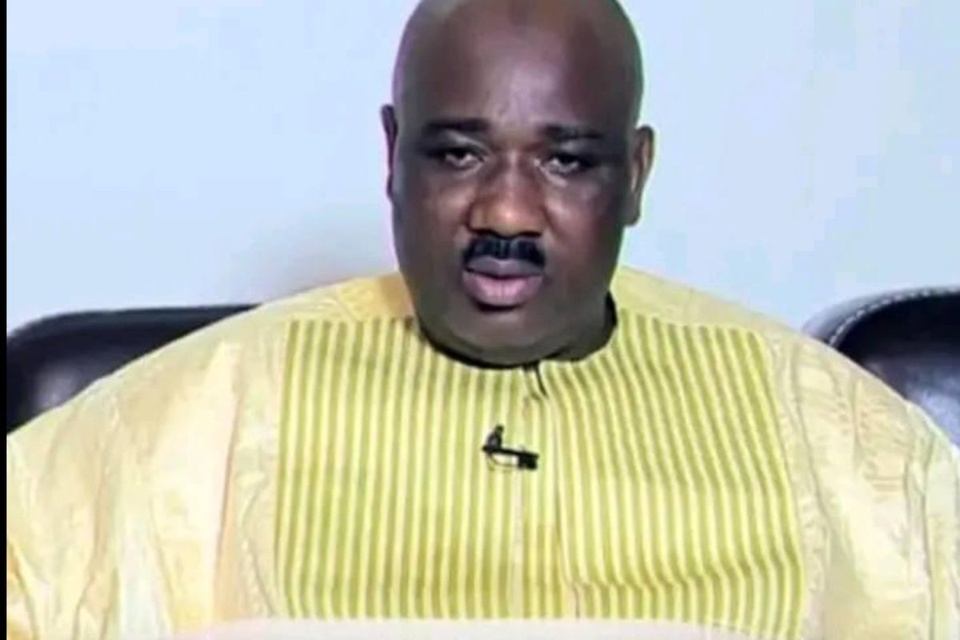 ABOU LO APPELLE A FAIRE BOUCLIER AUTOUR DE FARBA NGOM : Un combat pour la République et la justice ABOU LO APPELLE A FAIRE BOUCLIER AUTOUR DE FARBA NGOM : Un combat pour la République et la justice