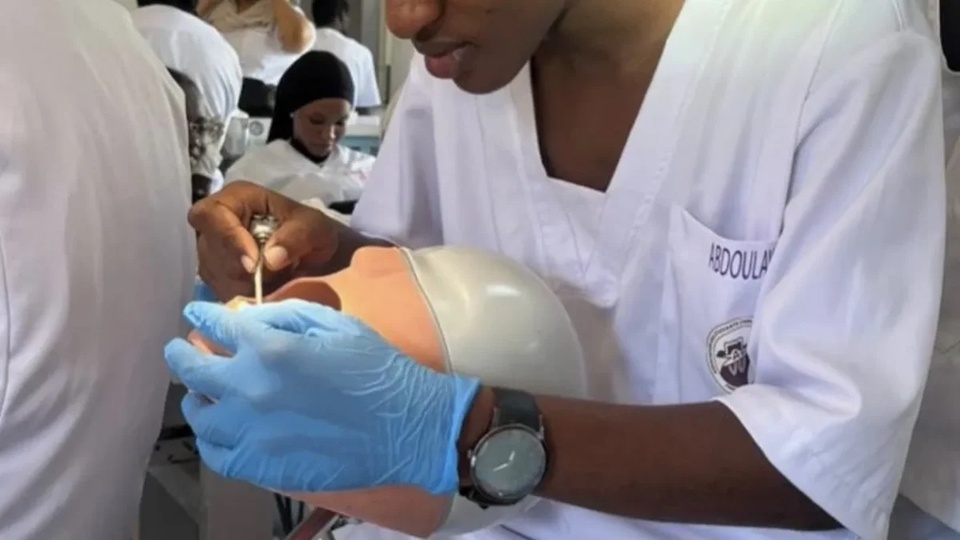 CHAUDE JOURNÉE À L’UCAD : Décès d’un étudiant en chirurgie dentaire dans un climat de forte violence policière CHAUDE JOURNÉE À L’UCAD : Décès d’un étudiant en chirurgie dentaire dans un climat de forte violence policière