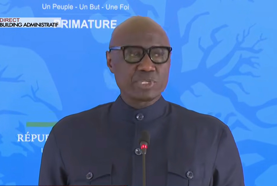 Affrontements à l’UCAD : le Général Birame Diop appelle au dialogue et au respect des droits Affrontements à l’UCAD : le Général Birame Diop appelle au dialogue et au respect des droits