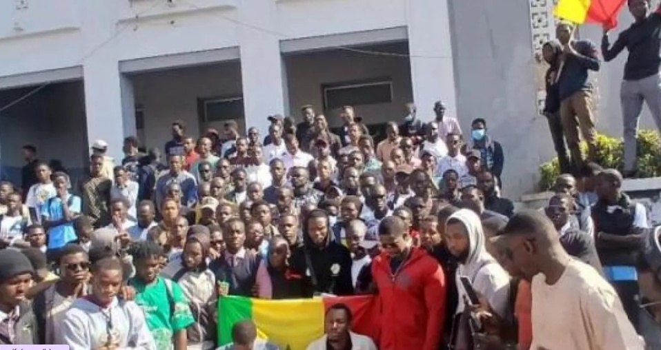 Une mobilisation solidaire pour venir en aide aux étudiants après les événements : 5.130.300 déjà collectés, 2.974.305 F Cfa dépensés pour les opérations de secours pour le moment Une mobilisation solidaire pour venir en aide aux étudiants après les événements : 5.130.300 déjà collectés, 2.974.305 F Cfa dépensés pour les opérations de secours pour le moment