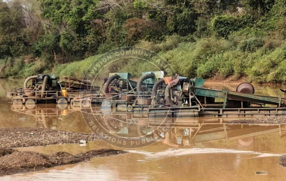 Exploitation illégale de sites d'orpaillages à Sort, dans le Bakel : La gendarmerie se saisit de plusieurs biens Exploitation illégale de sites d'orpaillages à Sort, dans le Bakel : La gendarmerie se saisit de plusieurs biens