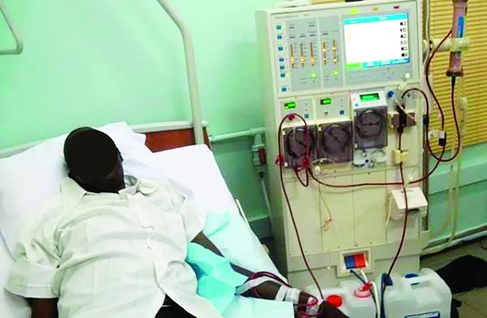 Le Sénégal compte 40 centres d'hémodialyse à travers le pays, dont 26 hôpitaux publics ; 14 dans le privé Le Sénégal compte 40 centres d'hémodialyse à travers le pays, dont 26 hôpitaux publics ; 14 dans le privé