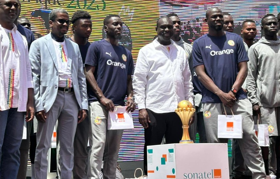 ENTRE EMOTION ET SOLIDARITE : Les Lions et leurs partenaires rendent hommage aux supporters