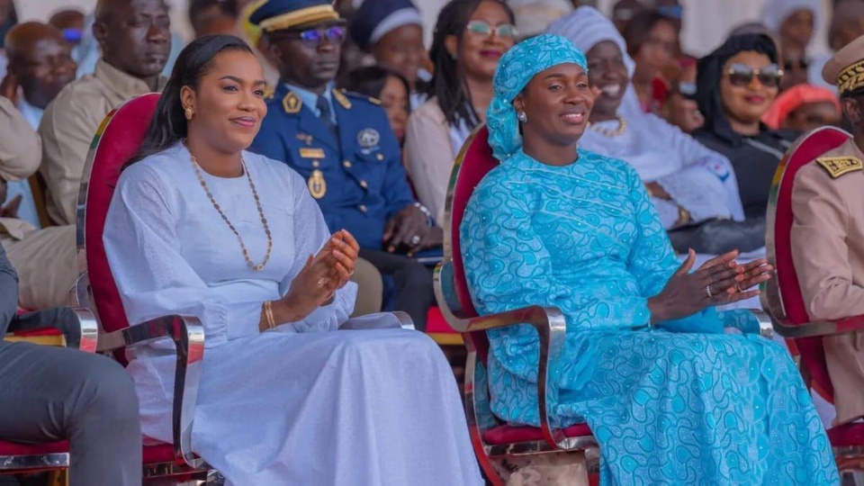 POLÉMIQUE AUTOUR DE LA CRÉATION DE LA FONDATION «SENEGAL SOLIDAIRE» : Diomaye-Président vole au secours des Premières dames et parle d’attaques indécentes, politiquement motivées POLÉMIQUE AUTOUR DE LA CRÉATION DE LA FONDATION «SENEGAL SOLIDAIRE» : Diomaye-Président vole au secours des Premières dames et parle d’attaques indécentes, politiquement motivées