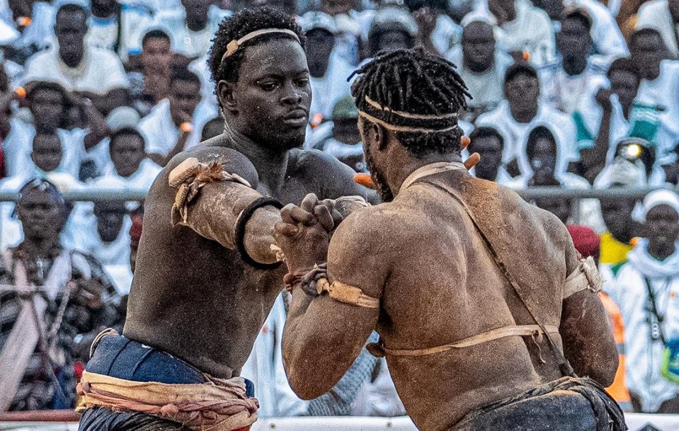 LUTTE SENEGALAISE – CONFIRMATION ET ASCENSION Diop 2 s’impose avec autorité face à Liss Ndiago et franchit un cap LUTTE SENEGALAISE – CONFIRMATION ET ASCENSION Diop 2 s’impose avec autorité face à Liss Ndiago et franchit un cap