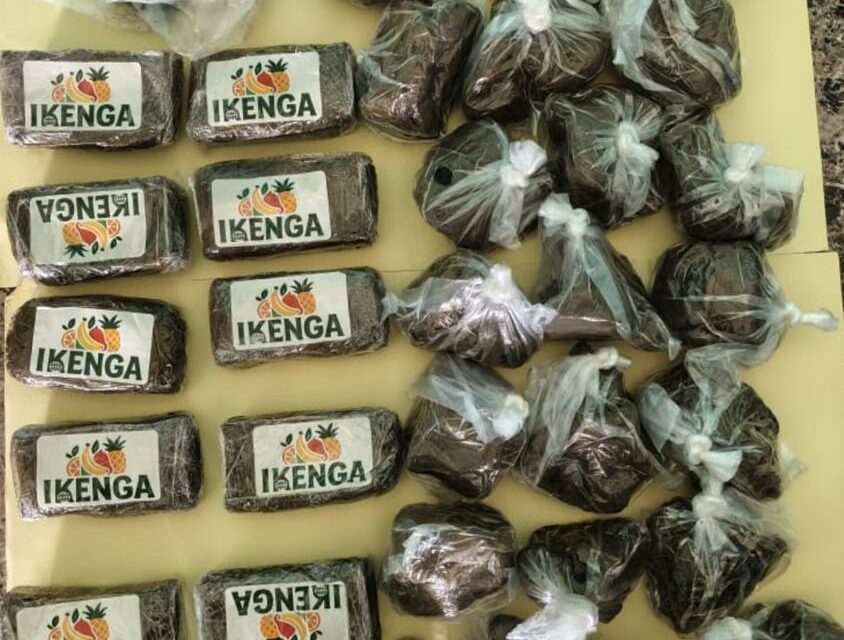 Saisie de drogue douane karang : 10 plaquettes et 26 sachets de haschich d'un poids total de 3,5 kg.