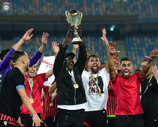 UN TECHNICIEN SENEGALAIS AU SOMMET DU FOOTBALL AFRICAIN : Lamine Ndiaye entre plus encore dans l’histoire du football africain avec un 20e trophée