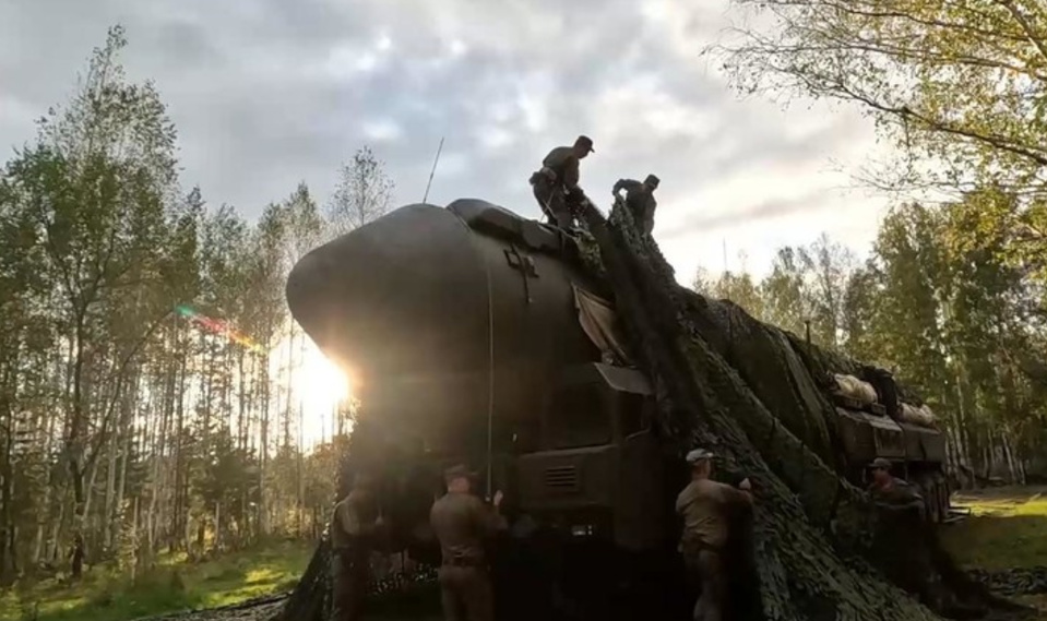 La Russie lance un vaste exercice de ses forces nucléaires stratégiques