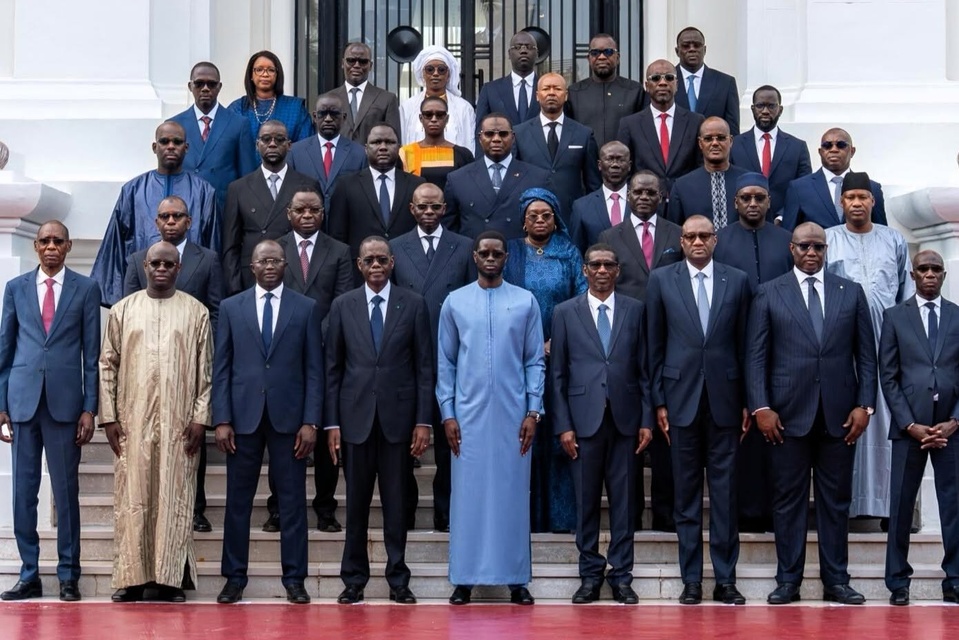PREMIER CONSEIL DES MINISTRES DU GOUVERNEMENT AL AMINOU LO : Diomaye attend un plan d’urgence sur la relance de l'économie, l'assainissement des finances publiques, le traitement de la dette souveraine, avec l'apurement de la dette intérieure ... PREMIER CONSEIL DES MINISTRES DU GOUVERNEMENT AL AMINOU LO : Diomaye attend un plan d’urgence sur la relance de l'économie, l'assainissement des finances publiques, le traitement de la dette souveraine, avec l'apurement de la dette intérieure ...