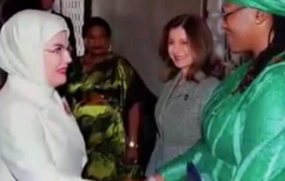 L'ancienne Première dame Marième Faye Sall était l’invitée d’honneur de la Première dame de Turquie , Emine Erdoğan pour le Forum mondial "Zéro Déchet" . L'ancienne Première dame Marième Faye Sall était l’invitée d’honneur de la Première dame de Turquie , Emine Erdoğan pour le Forum mondial "Zéro Déchet" .