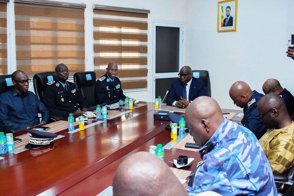 MOUHAMADOU MAKHTAR CISSÉ REPREND LES COMMANDES DE L’INTÉRIEUR : Immersion au cœur des forces de sécurité MOUHAMADOU MAKHTAR CISSÉ REPREND LES COMMANDES DE L’INTÉRIEUR : Immersion au cœur des forces de sécurité