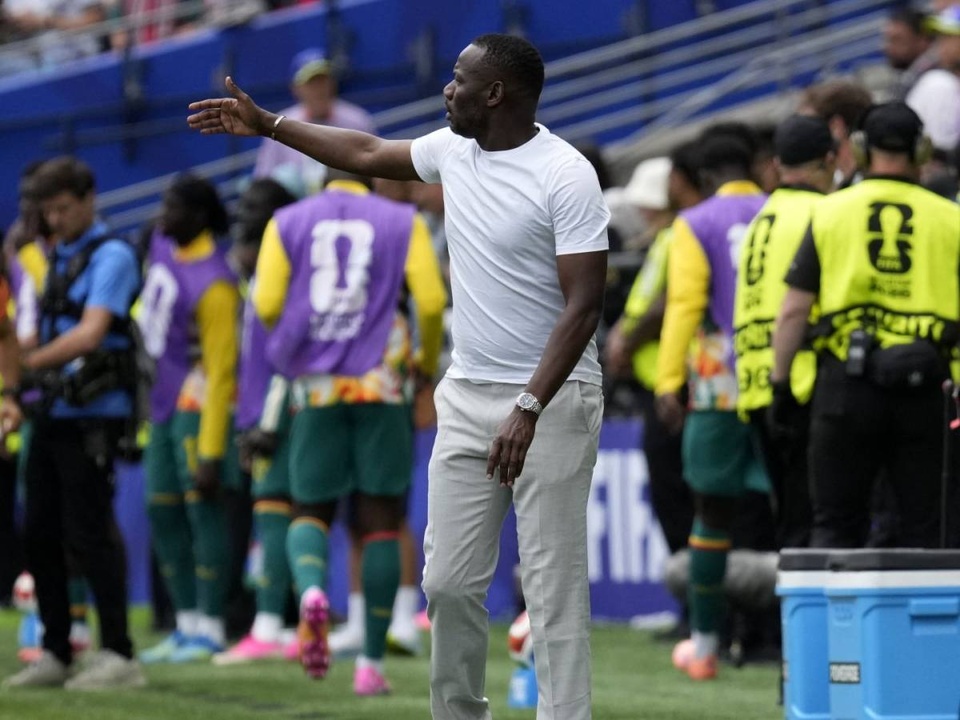 ENTRE LA DECEPTION, LES LARMES ET LA FUREUR NOIRE CONTRE LE COACHING DE PAPE THIAW : Les supporters sénégalais des 4 coins du monde expriment leur désarroi