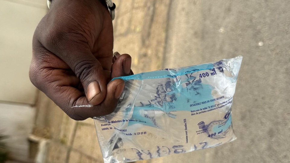 DÉTECTION DE MATIÈRE FÉCALE DANS DES SACHETS D’EAU : Le collectif des producteurs dément les chercheurs de l’Ucad et brandit la menace judiciaire