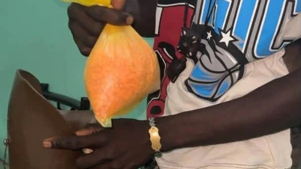 TRAFIC DE DROGUE A KARANG :1590 pilules d'ecstasy découvertes dans la prothèse d'un voyageur handicapé TRAFIC DE DROGUE A KARANG :1590 pilules d'ecstasy découvertes dans la prothèse d'un voyageur handicapé