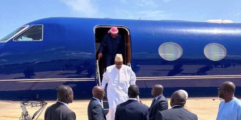 Bisbilles avec le protocole d’Etat : l’Apr boude l’accueil de Macky sur le tarmac Bisbilles avec le protocole d’Etat : l’Apr boude l’accueil de Macky sur le tarmac