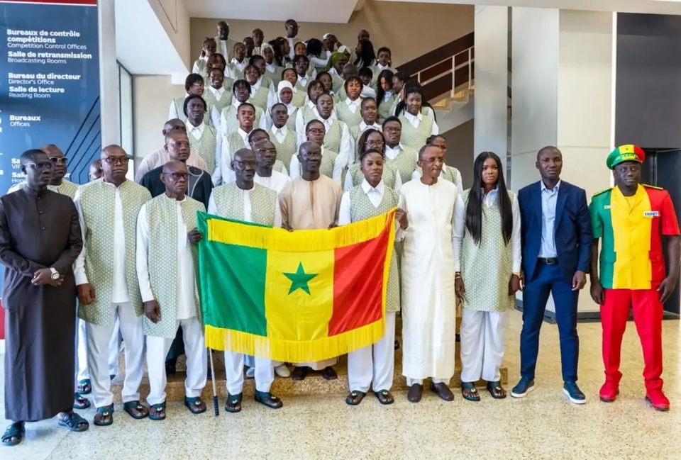 EN ROUTE POUR LA CAN 2026 : Les Lionnes reçoivent le drapeau national avec l’ambition historique du Mondial