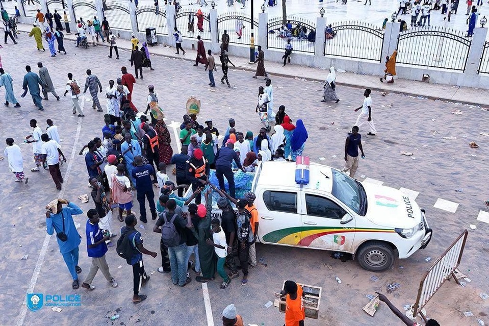 Grand Magal de Touba : la police nationale a multiplié les gestes de solidarité envers les fidèles. Grand Magal de Touba : la police nationale a multiplié les gestes de solidarité envers les fidèles.