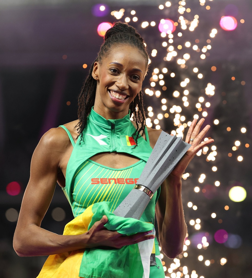 SURTITRE : ATHLÉTISME – TRIPLE SAUT : Envolée à 15,06 m, Saly Sarr la machine qui ne s’arrête plus