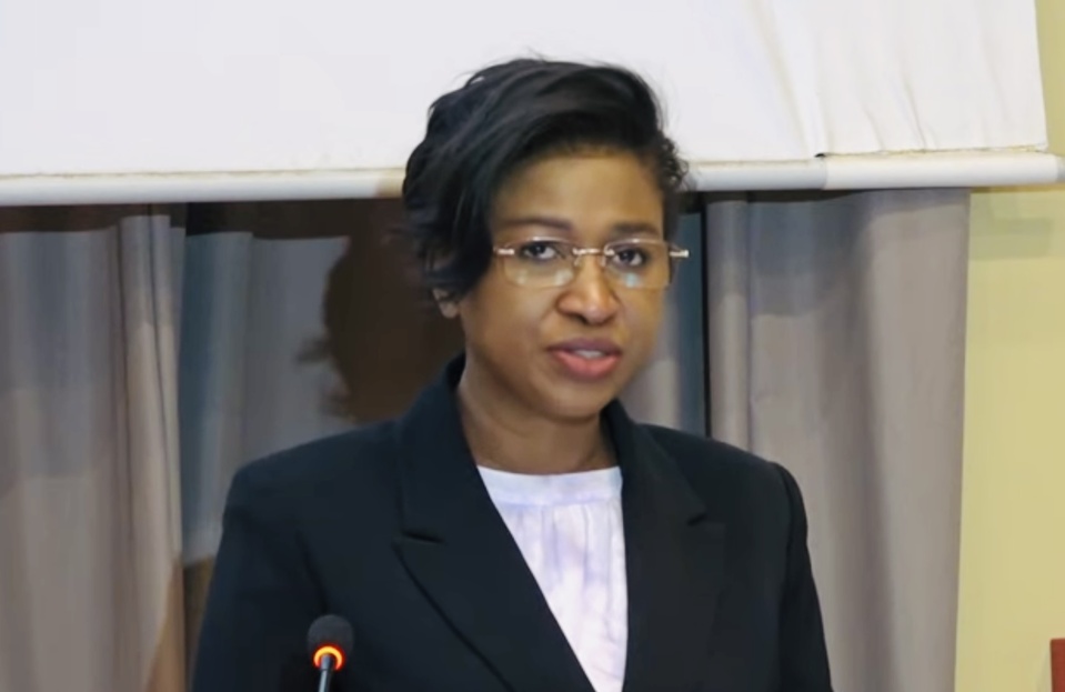 Entendue à la SU suite à la plainte de son ancien Directeur de cabinet pour 100 millions : Victorine Ndeye dégage en touche et poursuit El Hadji Ibrahima Fall pour tentative d’extorsion de fonds Entendue à la SU suite à la plainte de son ancien Directeur de cabinet pour 100 millions : Victorine Ndeye dégage en touche et poursuit El Hadji Ibrahima Fall pour tentative d’extorsion de fonds