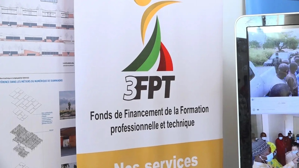 PROGRAMME SPÉCIAL DESTINE AUX JEUNES 3FPT offre 12.168 bons de formations initiales PROGRAMME SPÉCIAL DESTINE AUX JEUNES 3FPT offre 12.168 bons de formations initiales