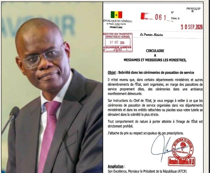 Folklore dans les Cérémonies de passation de service : Al Amine Lô tape du poing sur la table