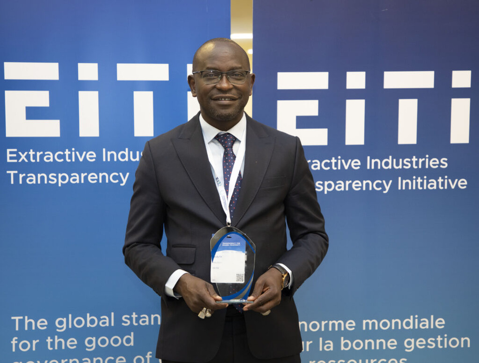 TRANSPARENCE DANS LES INDUSTRIES EXTRACTIVES : Le Sénégal décroche le EITI Chair’s Award 2026 TRANSPARENCE DANS LES INDUSTRIES EXTRACTIVES : Le Sénégal décroche le EITI Chair’s Award 2026