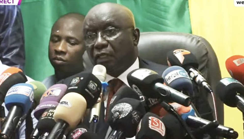 IDRISSA SECK CHARGE LE POUVOIR APRES 2 ANS ET DEMI D’OBSERVATIONS «Le Sénégal est méconnaissable» IDRISSA SECK CHARGE LE POUVOIR APRES 2 ANS ET DEMI D’OBSERVATIONS «Le Sénégal est méconnaissable»