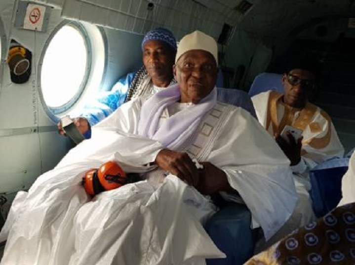 MAGAL DE TOUBA: Abdoulaye Wade, Oumar Sarr, Babacar Gaye, Abdoul Aziz Diop, Woré Sarr… dans l’hélicoptère de l’armée en mode selfies