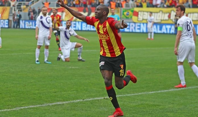 PERFORMANCE DES LIONS: Demba Bâ ouvre son compteur, Baye Oumar puissance 7