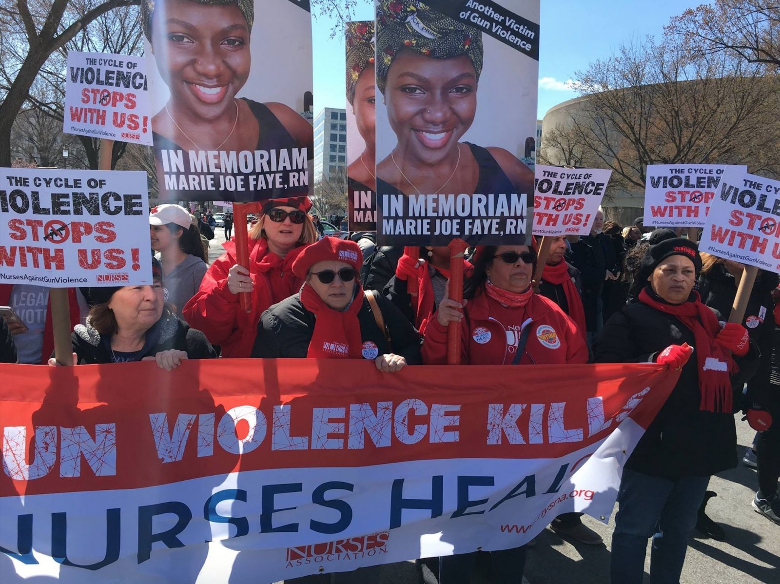 ​New York : Des milliers d’Américains marchent pour la mémoire de Marie Joe Faye