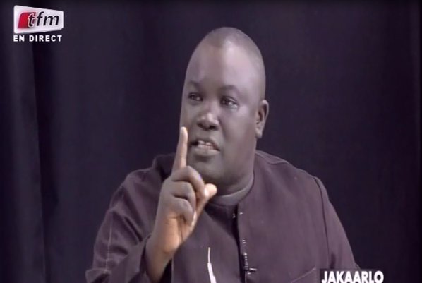 Une plainte plane sur la tête de Birima de «Jakaarlo Bi»